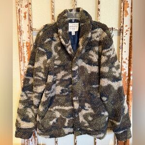 Weatherproof Vintage Brown Sherpa Camo lined Jacket L unisex